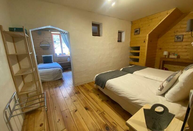 חדר משפחתי, Auberge De La Foret