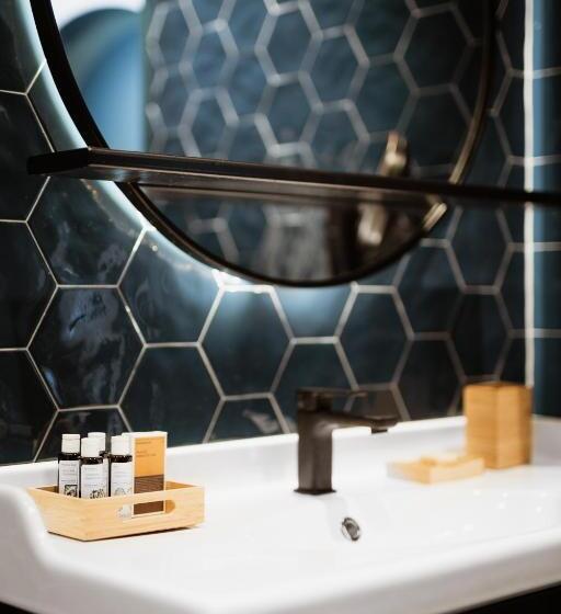 اتاق استاندارد با تخت بزرگ, The Bold Type Hotel, A Member Of Design Hotels