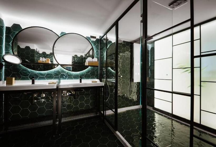 سوییت با چشم‌انداز باغ, The Bold Type Hotel, A Member Of Design Hotels