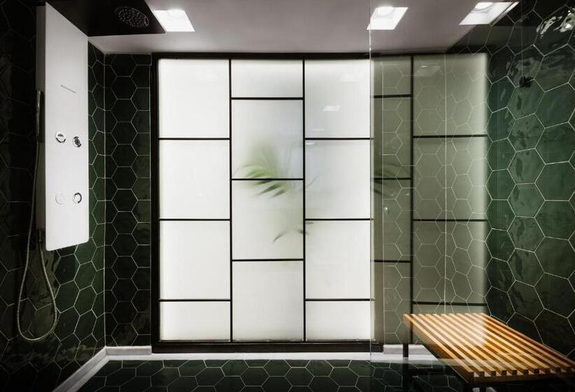 سوییت با چشم‌انداز باغ, The Bold Type Hotel, A Member Of Design Hotels