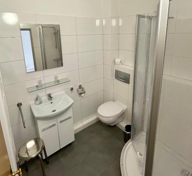 غرفة قياسية ثلاثية, Pension Frisia