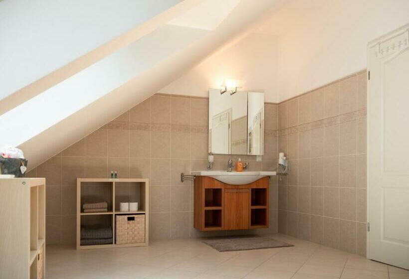 اتاق استاندارد با سرویس بهداشتی مشترک, Reiterhof Und Pension Eichenhof