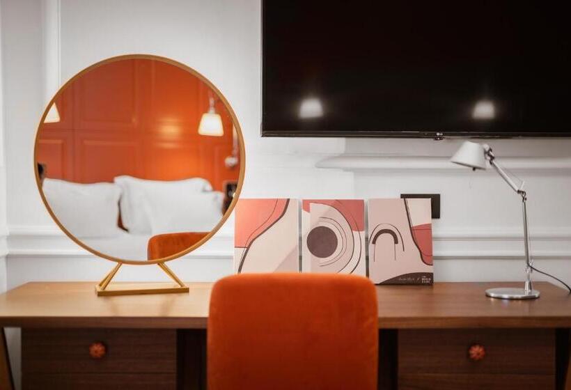 اتاق استاندارد با تخت بزرگ, The Bold Type Hotel, A Member Of Design Hotels