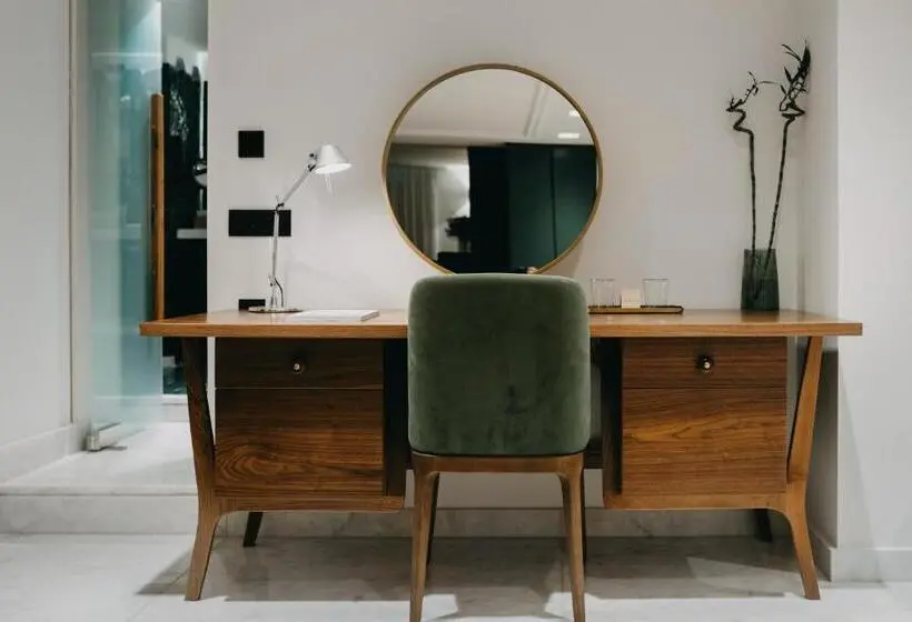 سوییت با چشم‌انداز باغ, The Bold Type Hotel, A Member Of Design Hotels