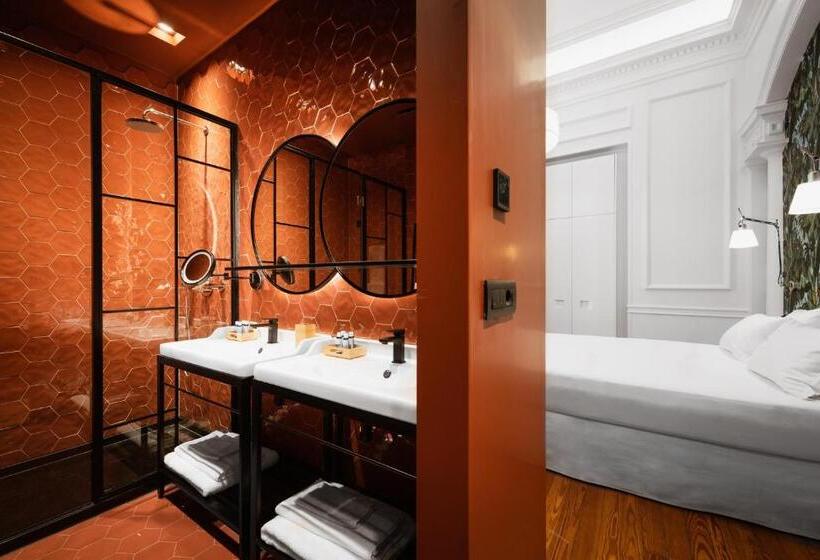 اتاق استاندارد با تخت بزرگ, The Bold Type Hotel, A Member Of Design Hotels