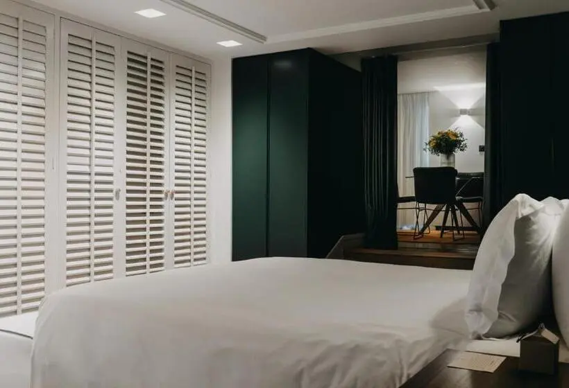 سوییت با چشم‌انداز باغ, The Bold Type Hotel, A Member Of Design Hotels
