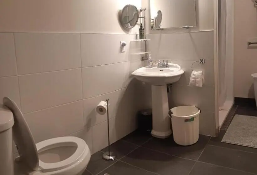 エコノミールーム, Oberge Inn Val David