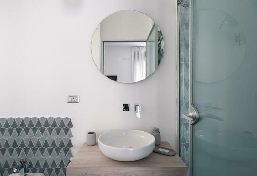 اتاق لوکس با بالکن و چشم‌انداز دریا, President Suite