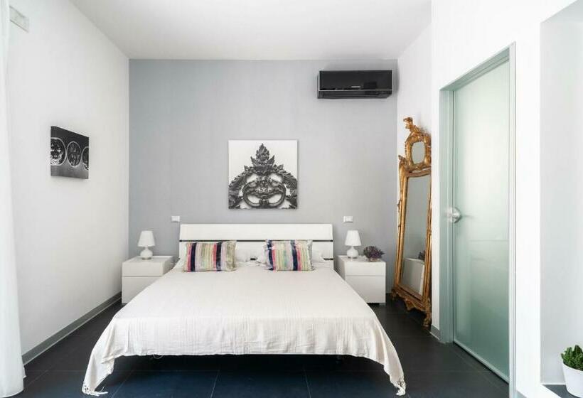 اتاق لوکس با بالکن و چشم‌انداز دریا, President Suite