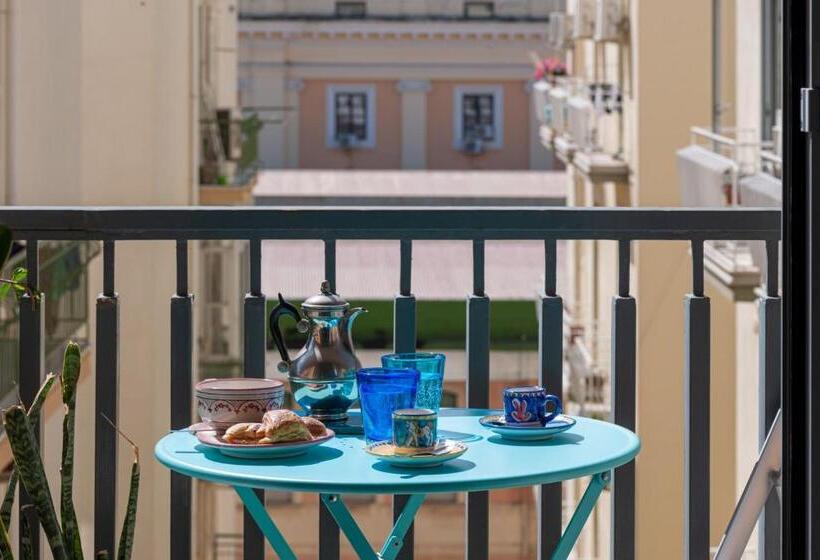 اتاق لوکس با بالکن و چشم‌انداز دریا, President Suite