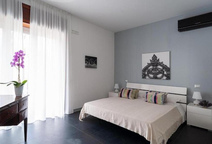 اتاق لوکس با بالکن و چشم‌انداز دریا, President Suite