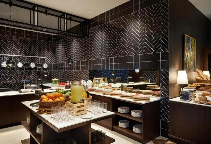 سوئیت جونیور با تخت بزرگ, Four Points By Sheraton Prishtina City