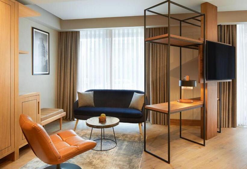 سوئیت جونیور با تخت بزرگ, Four Points By Sheraton Prishtina City