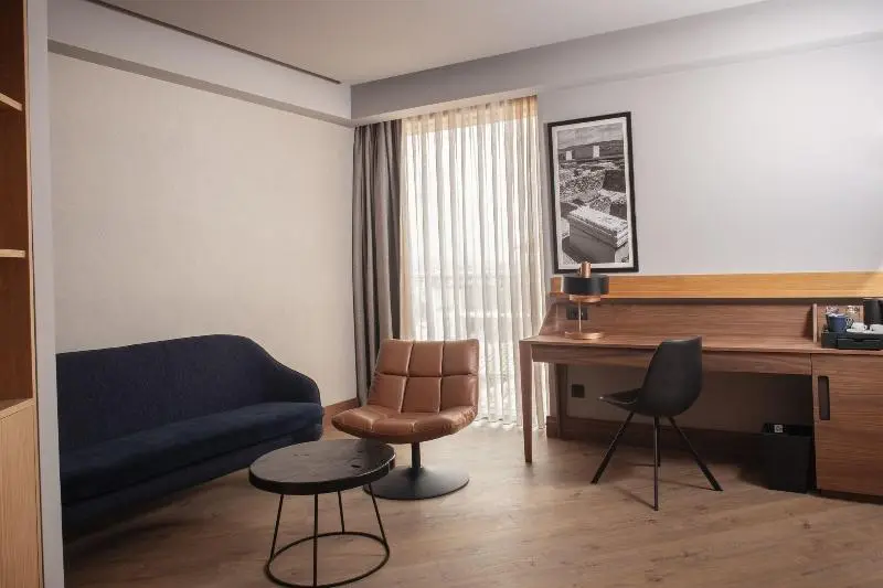 سوئیت جونیور با تخت بزرگ, Four Points By Sheraton Prishtina City