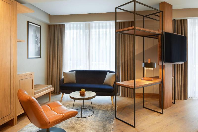 سوئیت جونیور با تخت بزرگ, Four Points By Sheraton Prishtina City