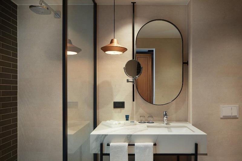 سوئیت جونیور با تخت بزرگ, Four Points By Sheraton Prishtina City