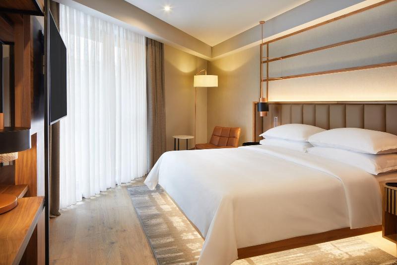 سوئیت جونیور با تخت بزرگ, Four Points By Sheraton Prishtina City