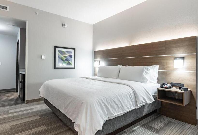 Люкс Кровать Кинг, Holiday Inn Express & Suites Moundsville, An Ihg