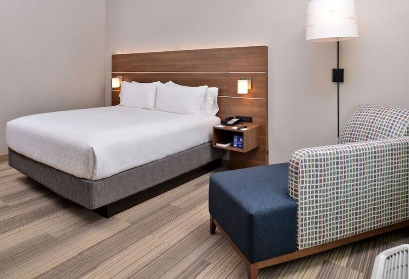 Номер Премиум, Holiday Inn Express & Suites Moundsville, An Ihg