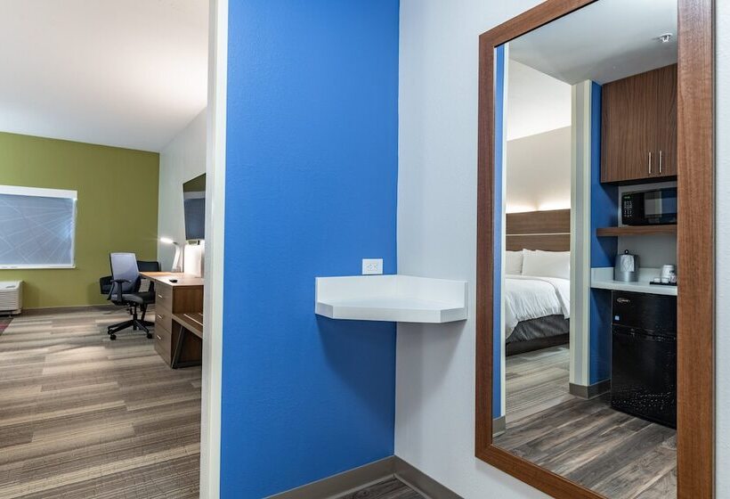 Люкс Адаптированный для Инвалидов, Holiday Inn Express & Suites Moundsville, An Ihg