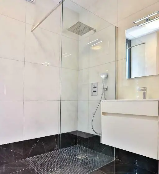 استودیوی استاندارد, Residenza Leca Colonna