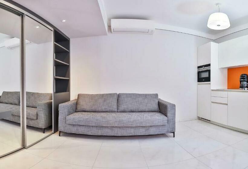 スタンダードスタジオ, Residenza Leca Colonna