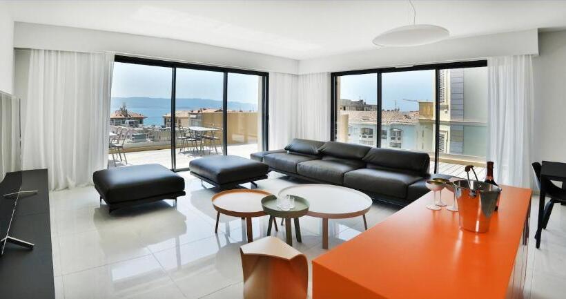 １ベッドルームペントハウスアパート, Residenza Leca Colonna