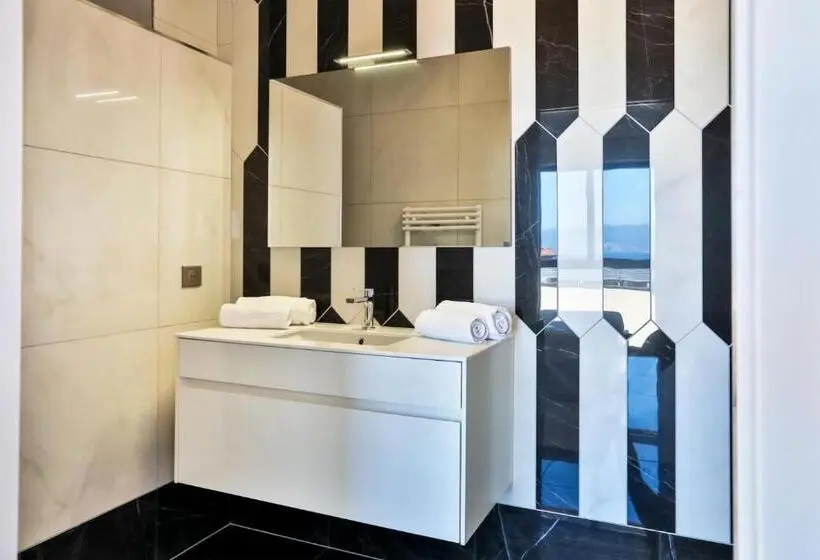 آپارتمان 1 خوابه با چشم‌انداز دریا, Residenza Leca Colonna