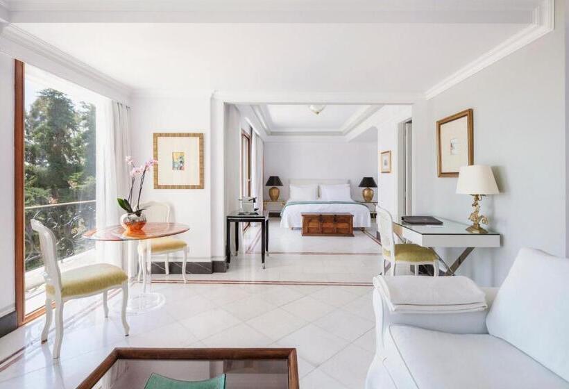 جناح سوبيريور, The Danai