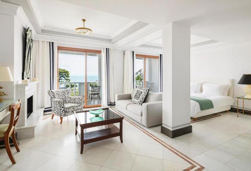 جناح غرفتين نوم, The Danai