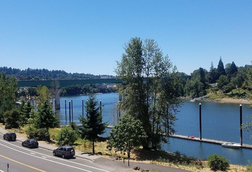 스탠다드 룸 더블 침대, Best Western Plus Rivershore