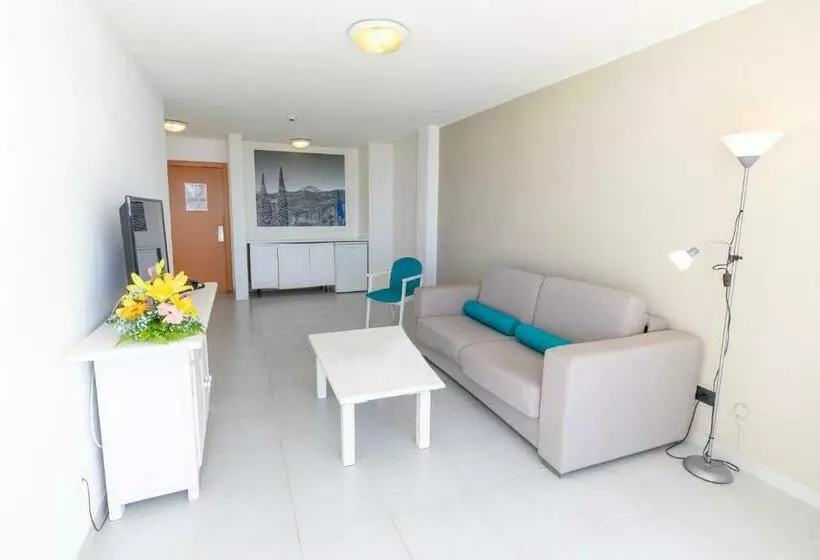 اتاق استاندارد سه نفره, Bluesea Lagos de Cesar