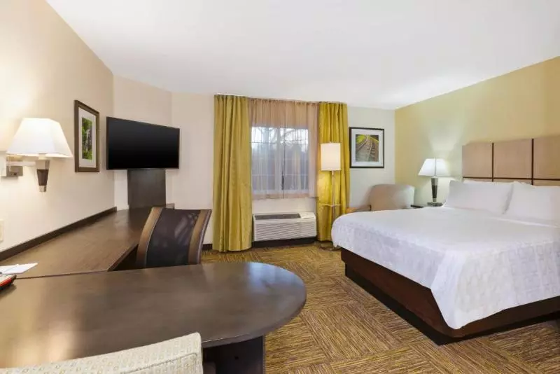 スタンダードスタジオ, Candlewood Suites Huntersville Lake Norman Area, An Ihg