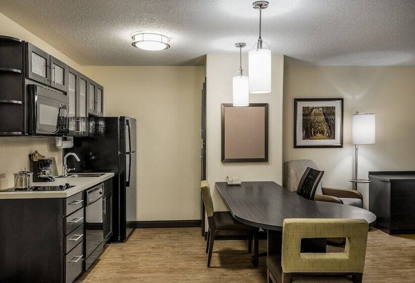 스위트, Candlewood Suites Glen Allen Short Pump