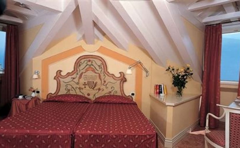 غرفة قياسية فردية, Cannobio