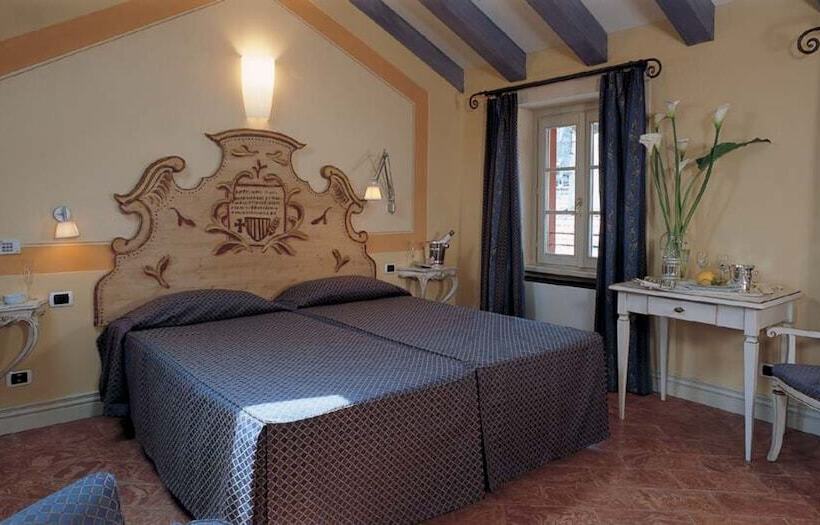 غرفة قياسية فردية, Cannobio