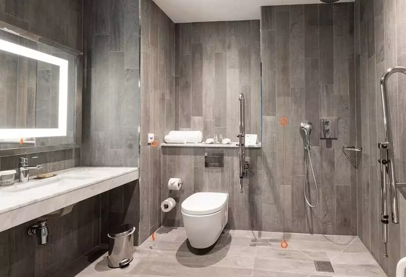 身障者適用スタンダードルーム, Doubletree By Hilton Edinburgh  Queensferry Crossing