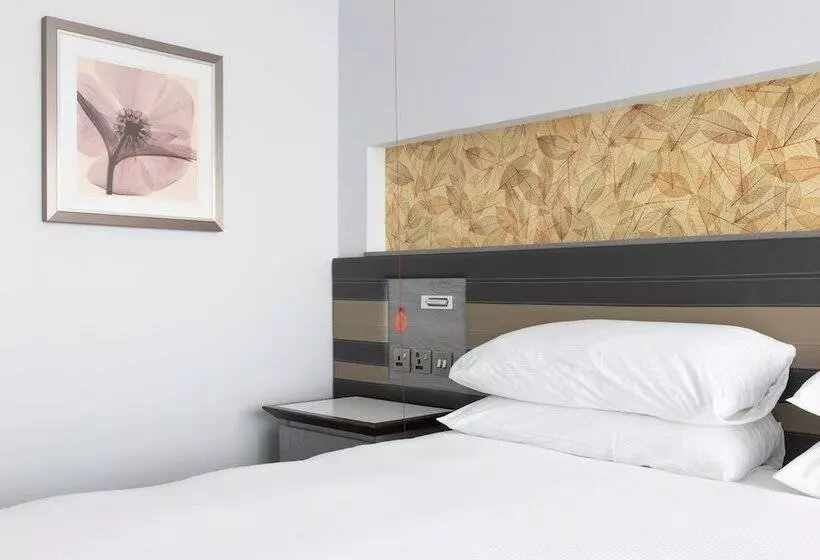 身障者適用スタンダードルーム, Doubletree By Hilton Edinburgh  Queensferry Crossing
