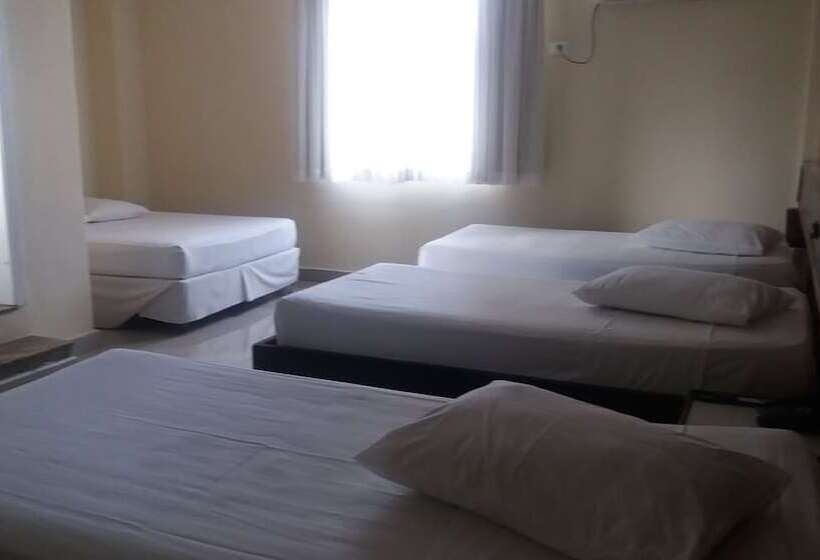 Четырехместный Номер Стандарт, Estação Express