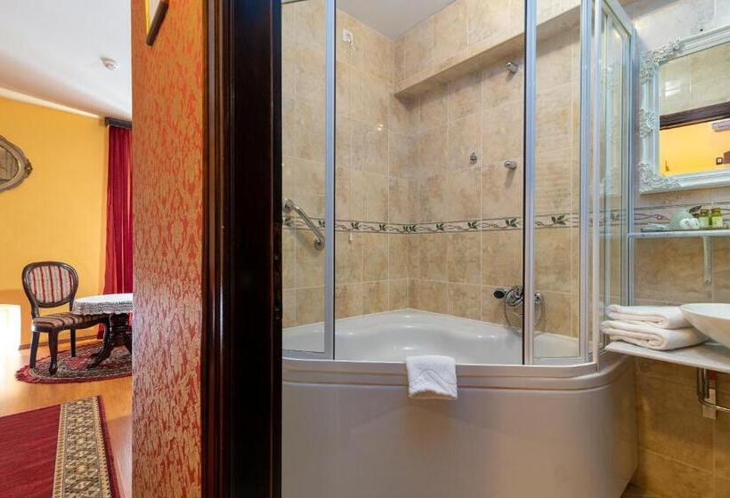 스위트, Heritage Hotel Pasike