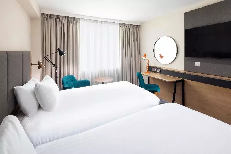 اتاق استاندارد برای معلولان, Holiday Inn Coventry M6, J2, An Ihg