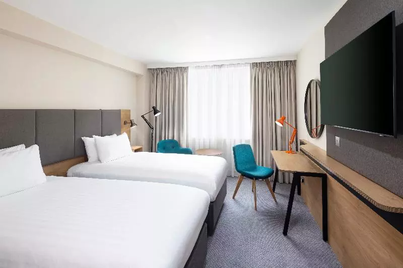 اتاق استاندارد برای معلولان, Holiday Inn Coventry M6, J2, An Ihg