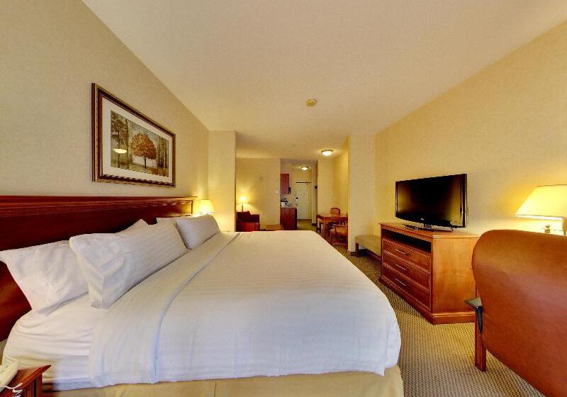 Номер Executive, Holiday Inn Express Hotel & Suites   Edmonton International Airport, An Ihg
