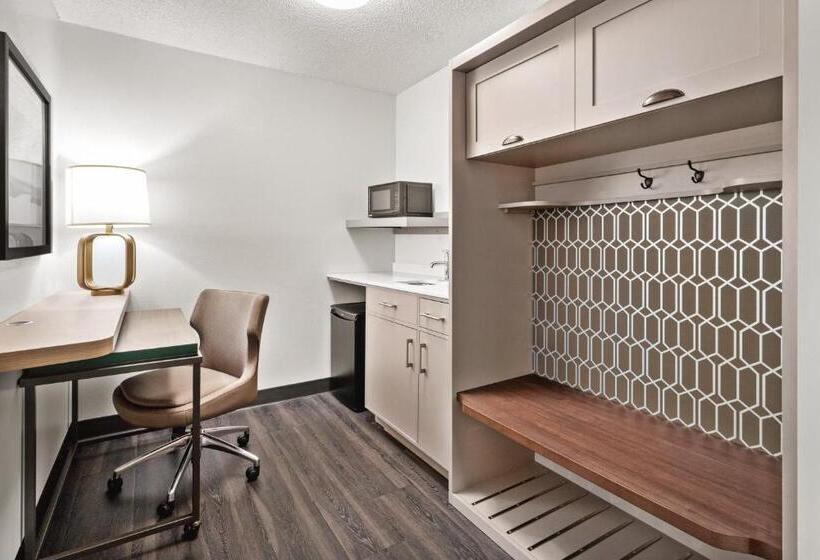 이그제큐티브 룸 킹사이즈 침대, Holiday Inn & Suites Bothell An Ihg