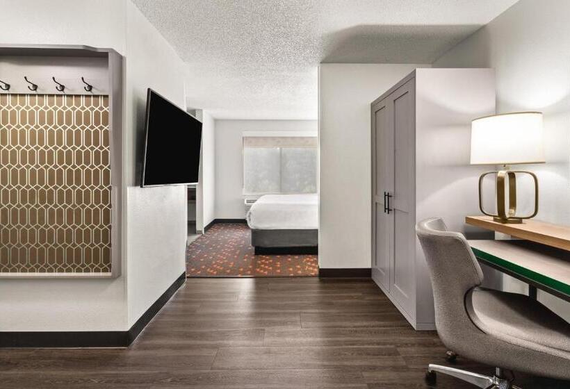 חדר סטנדרט עם מיטת קינג, Holiday Inn & Suites Bothell An Ihg