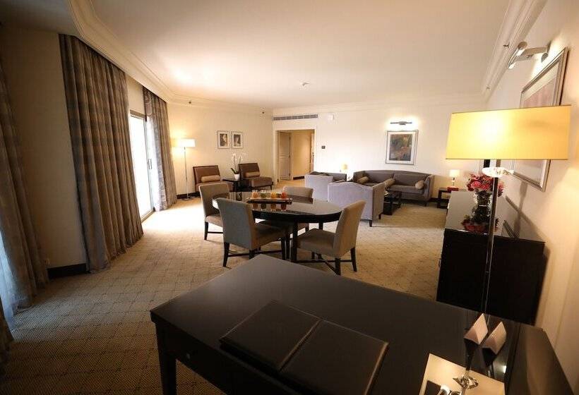سوییت خانوادگی, Le Royal Hotel   Beirut