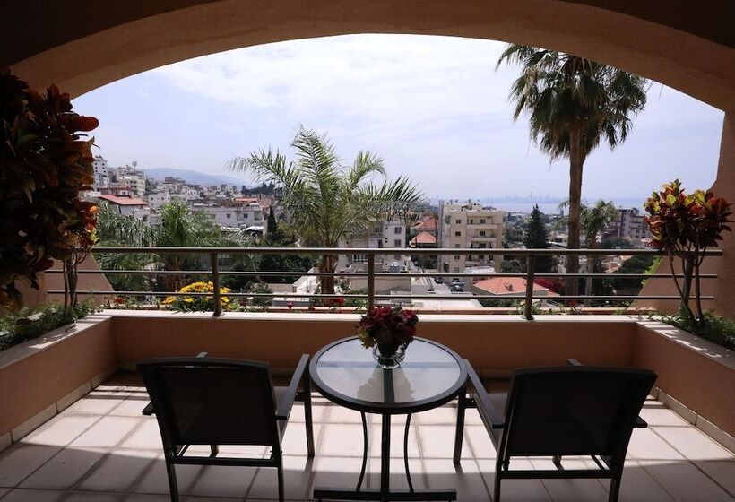 سوییت خانوادگی, Le Royal Hotel   Beirut