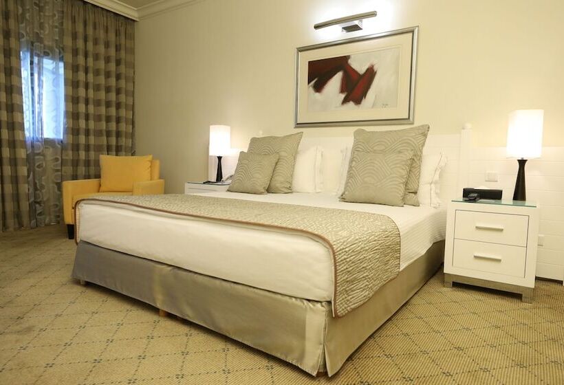 سوییت خانوادگی, Le Royal Hotel   Beirut