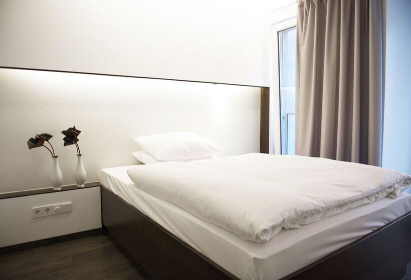 Standardzimmer, Q! Berlin
