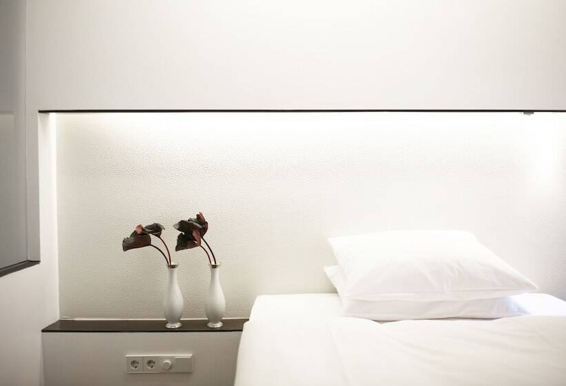 Standardzimmer, Q! Berlin